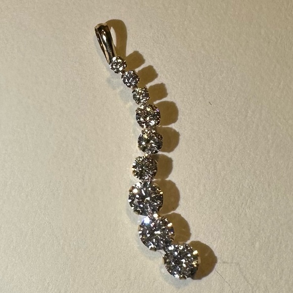 14K curved pendant with cubic zirconia stones - Picture 1 of 7